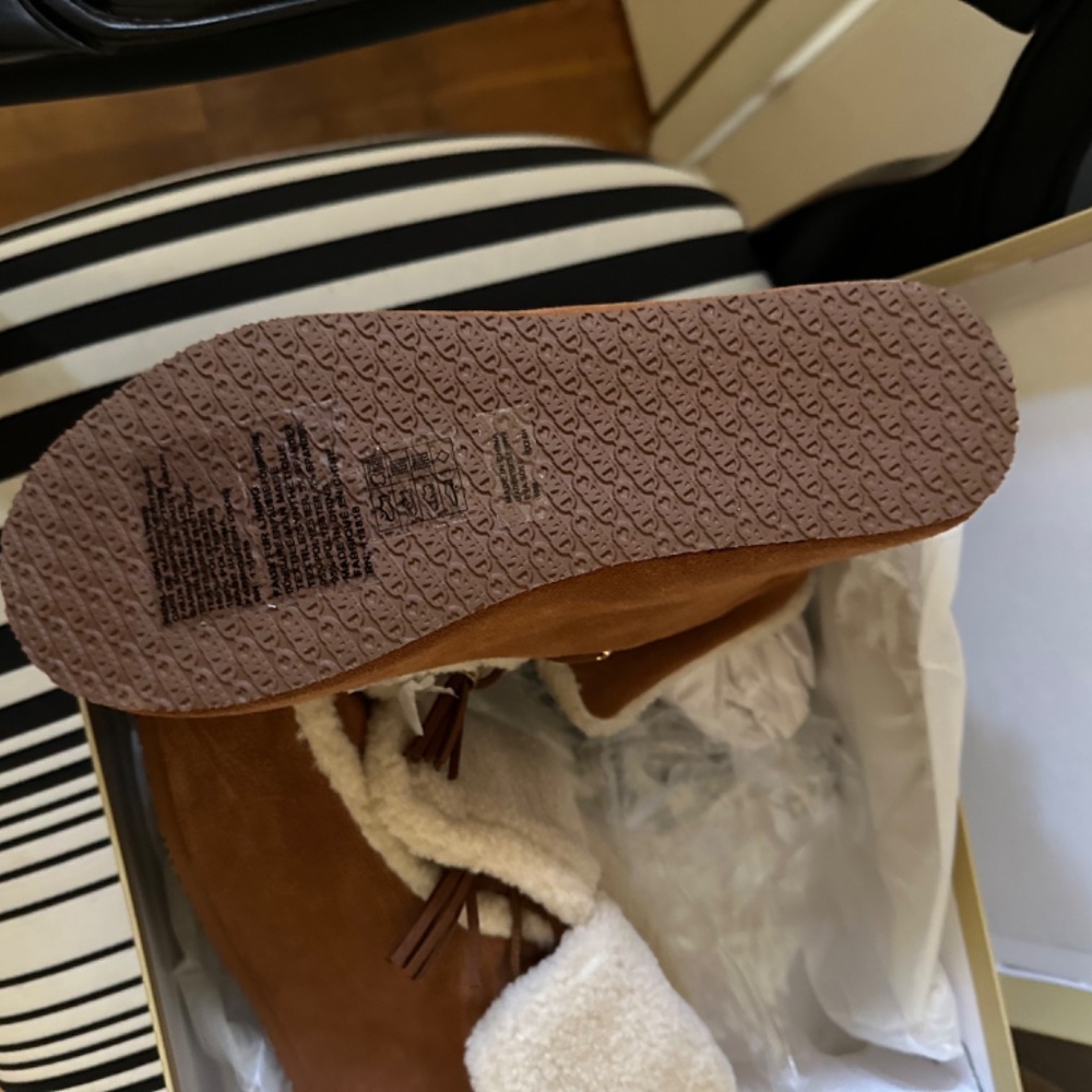 Brand new Michael kor booties - Picture 3 of 3